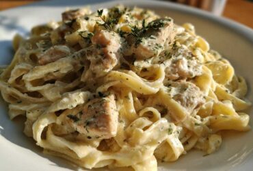 Creamy Alfredo Chicken Pasta Easy Recipe - Featured